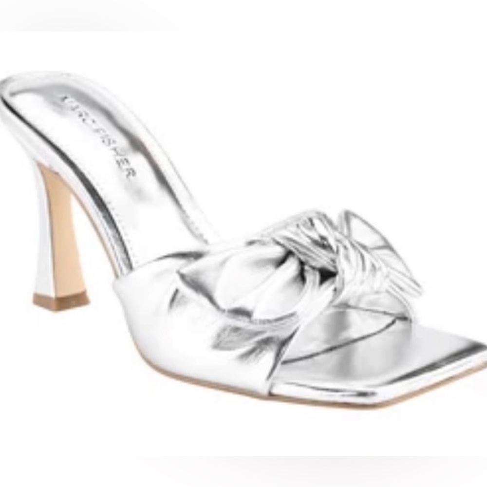 NWT Marc Fisher Bow Mule Sandal. SILVER METALLIC, Size 8.5, Never Worn.